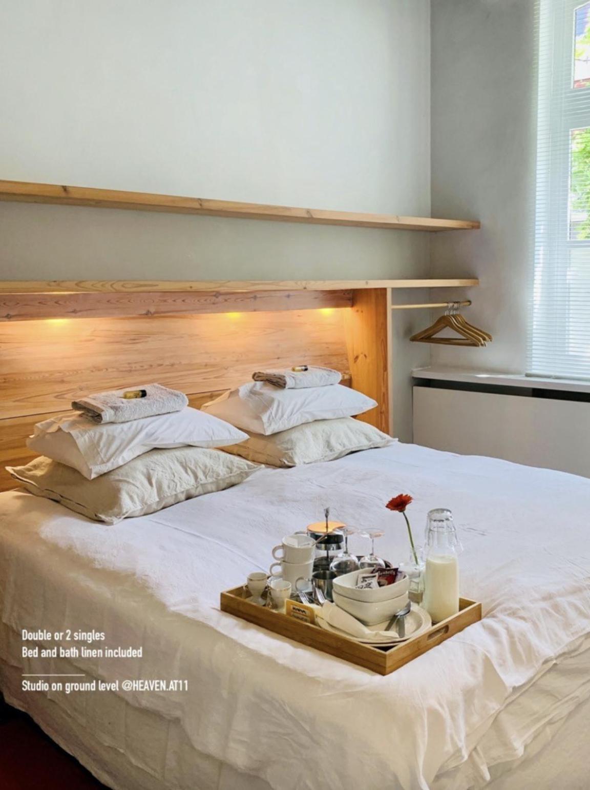 Heaven At 11, Your Deluxe Studio With Personal Bathroom, Kitchenette & Terrace Gent Bagian luar foto